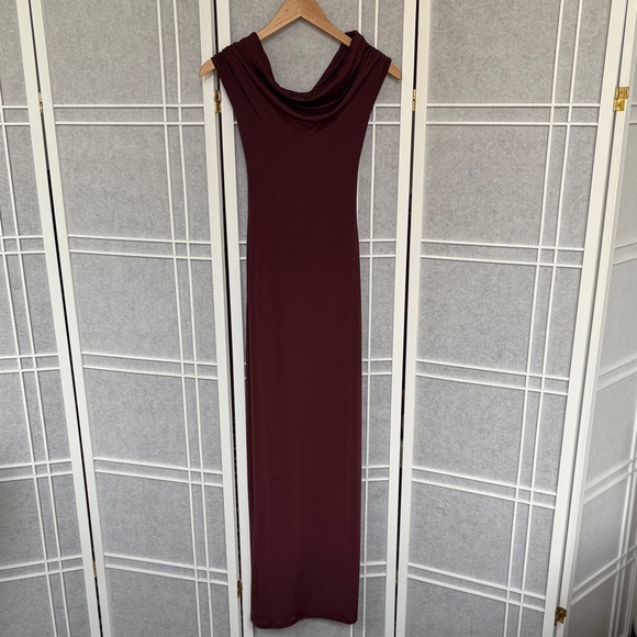 Meshki Imogen Off Shoulder Slinky Maxi Dress - Picture 3 of 3